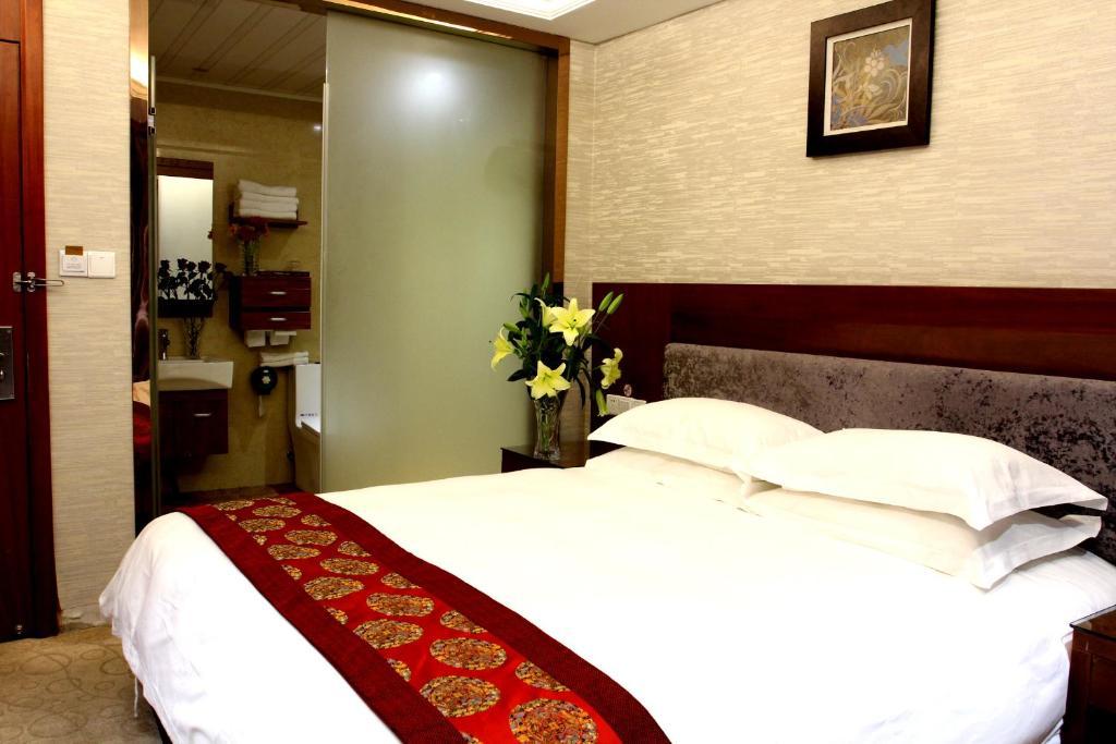 Yiwu Guoheng Hotel Exterior photo