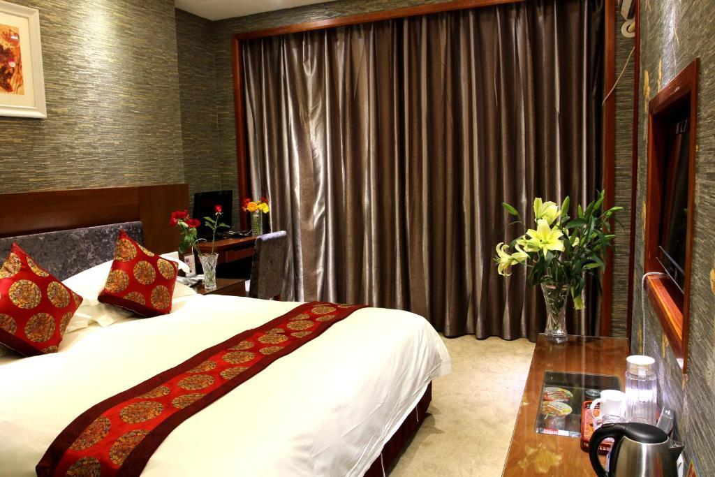Yiwu Guoheng Hotel Exterior photo